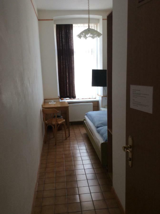 Standard Single Room Shower,1264460122:JPEG